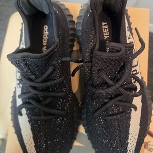 Adidas Yeezy Boost 350 V2 Black Sneakera With Box. Worn 2 Times